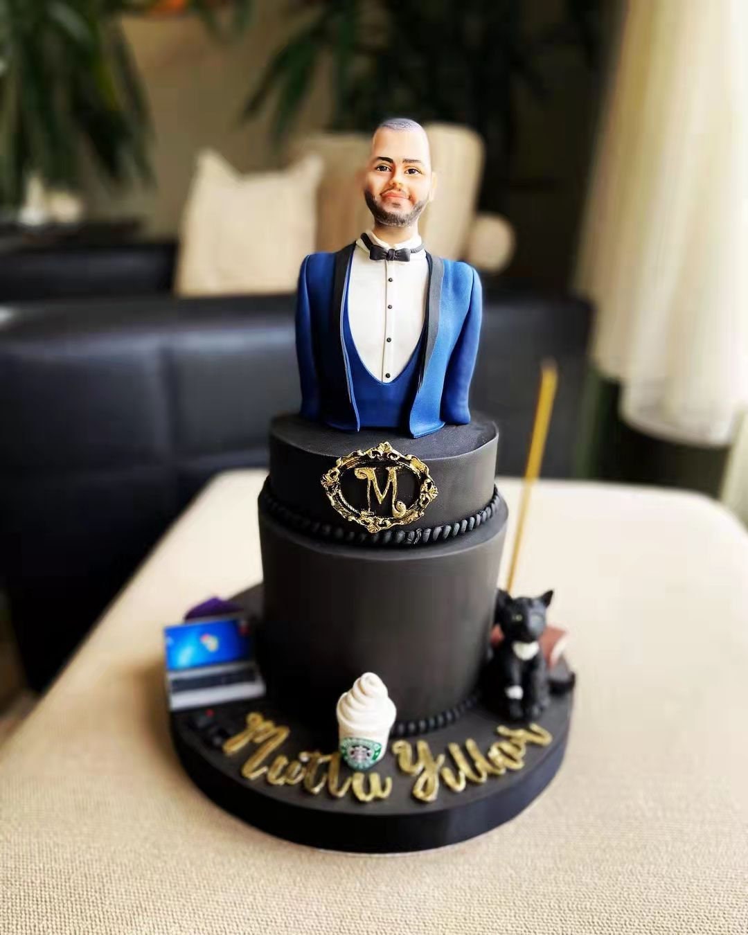 Custom cake topper birthday bust, personalized bust sculpture,  customized portrait figure statue from photo, gift for anniversary, wedding